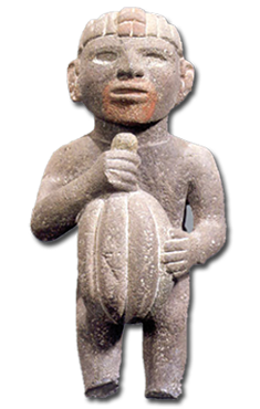 Escultura prehispánica de un hombre sujetando una vaina de cacao